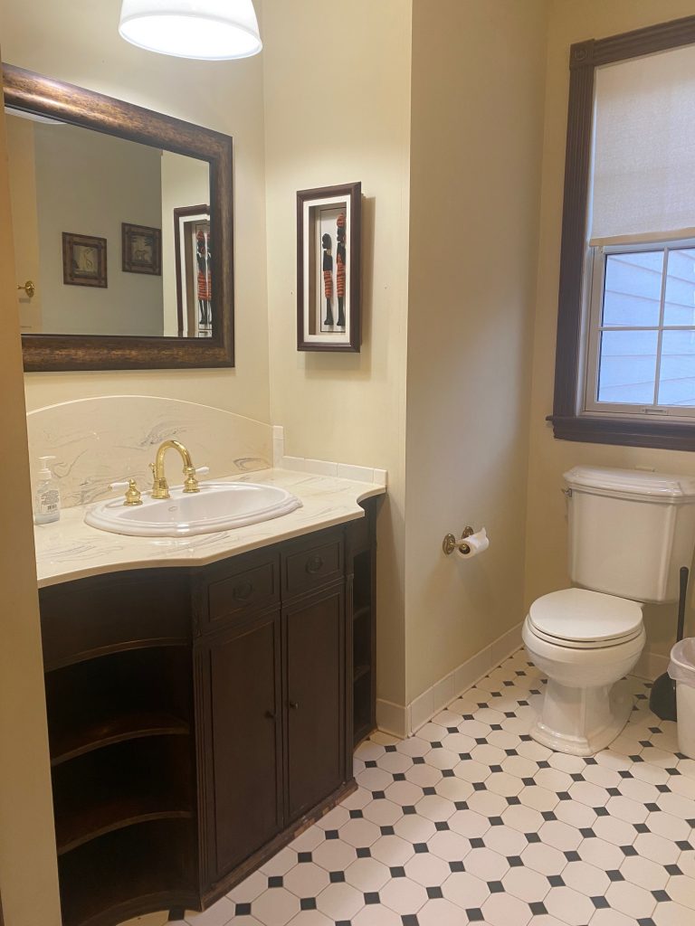 Huntsman's Safari bathroom.